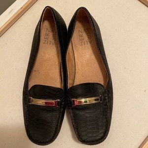 Naturalizer leather black loafer size 7